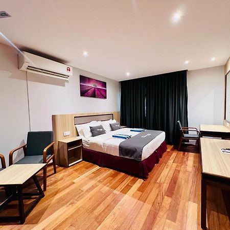 Pangkor Sandy Beach Resort Кампонг-Пасир-Богак Экстерьер фото