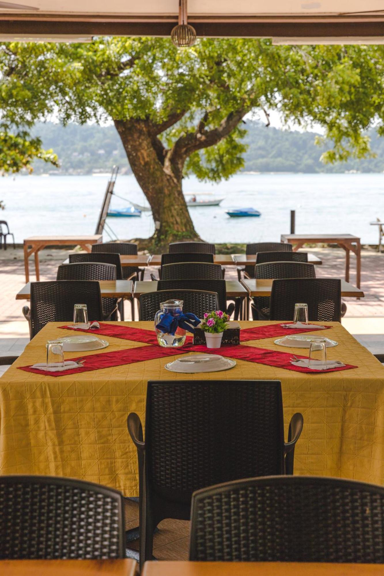 Pangkor Sandy Beach Resort Кампонг-Пасир-Богак Экстерьер фото